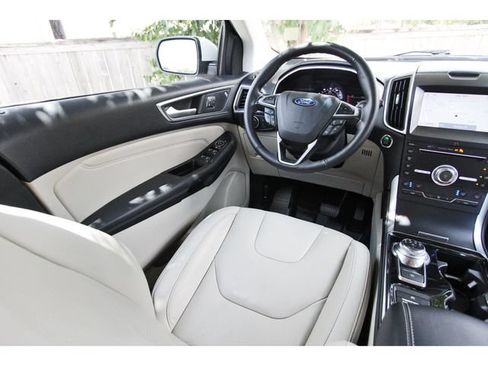 Used 2019 Ford Edge Titanium w/ Equipment Group 301A FWD image 7