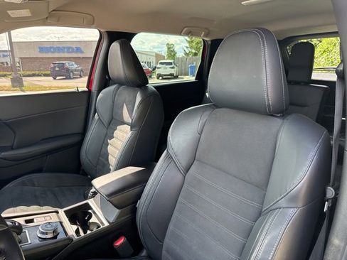 Used 2022 Mitsubishi Outlander SE image 7