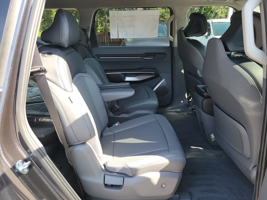 New 2026 Kia EV9 Light RWD image 13
