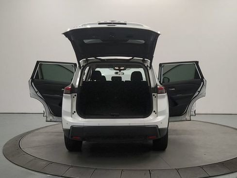 Used 2024 Nissan Rogue SV FWD image 15