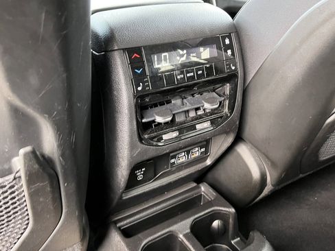 Used 2022 Jeep Grand Cherokee L Limited image 33