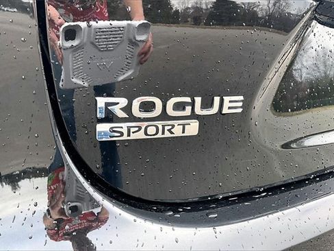 Used 2022 Nissan Rogue Sport SL w/ Premium Package image 23