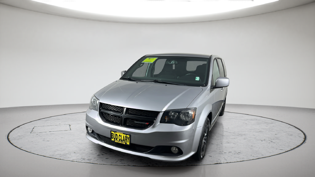 Used 2018 Dodge Grand Caravan SE FWD image 2