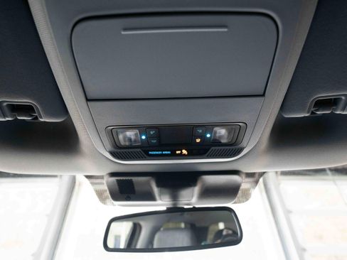 Used 2023 Ford F150 Lightning XLT image 17