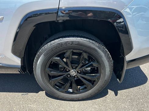 Used 2025 Toyota RAV4 XSE AWD/4WD image 10