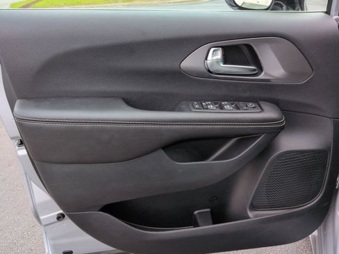 New 2026 Chrysler Voyager LX image 10