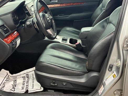 Used 2011 Subaru Outback 2.5i Limited w/ PWR Moonroof Pkg image 8