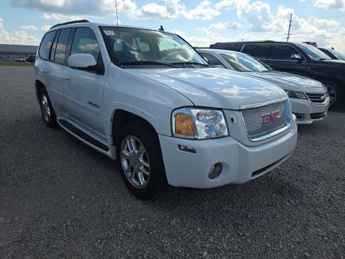Used 2008 GMC Envoy Denali w/ Sun And 6-Disc Cd Package AWD/4WD image 2