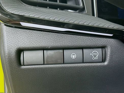 Certified 2025 Nissan Kicks SR FWD image 16