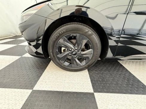 Used 2023 Hyundai Elantra SEL FWD image 9