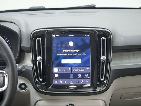 Used 2023 Volvo XC40 B5 Plus w/ Protection Package Premier AWD/4WD image 26