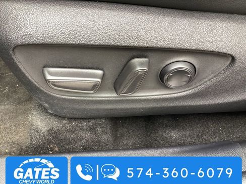 Used 2025 Toyota Highlander XSE AWD/4WD image 19