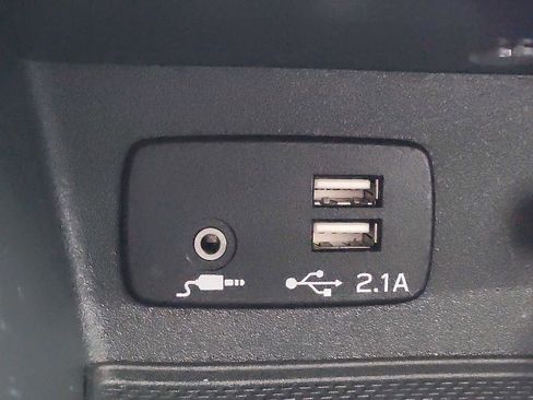 Used 2020 Subaru Forester Premium image 23