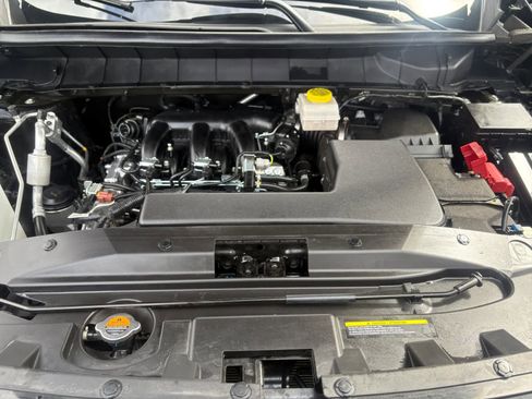 Used 2025 Nissan Pathfinder SV w/ Cargo Package image 18