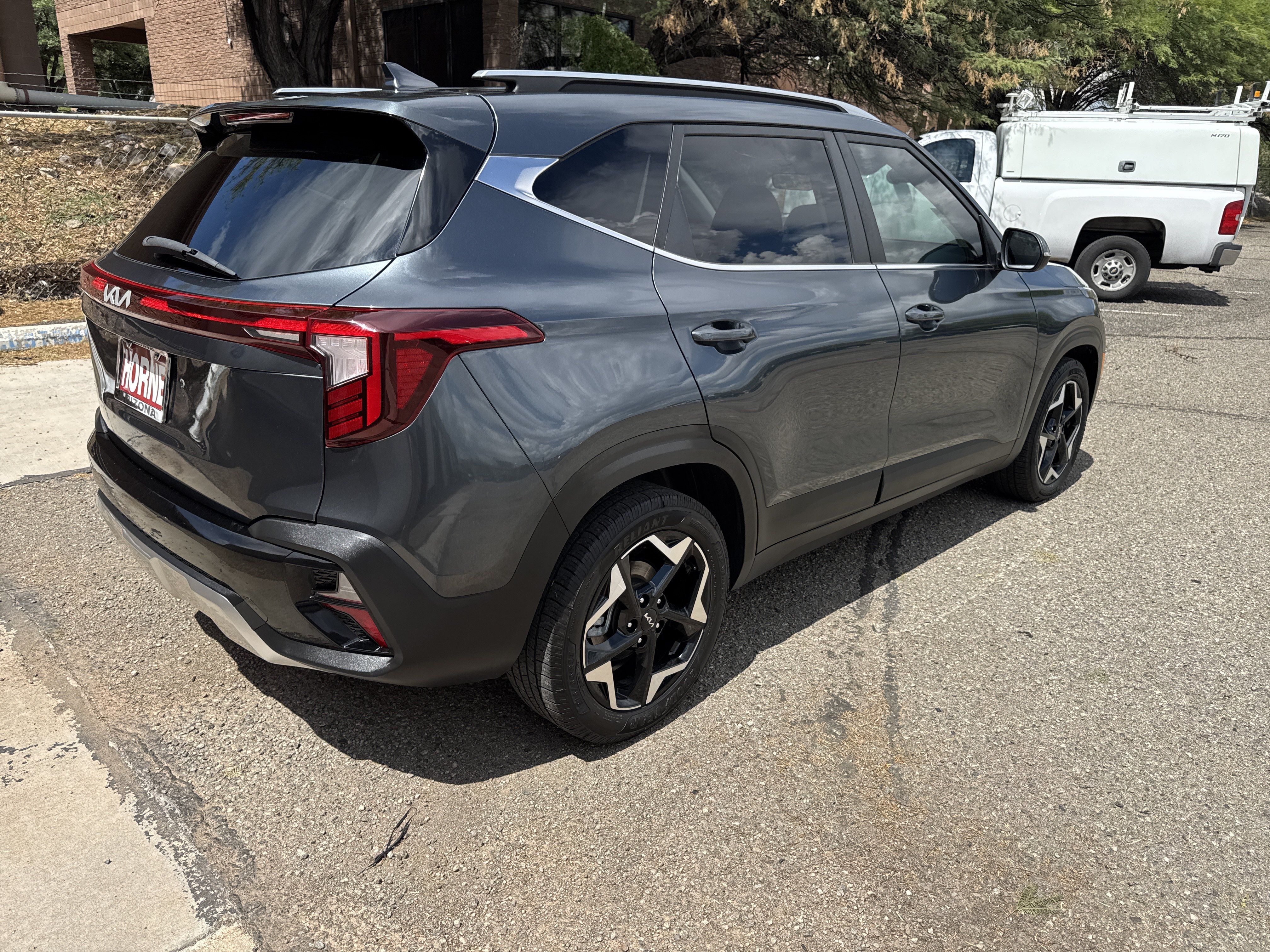 Used 2024 Kia Seltos EX FWD image 7