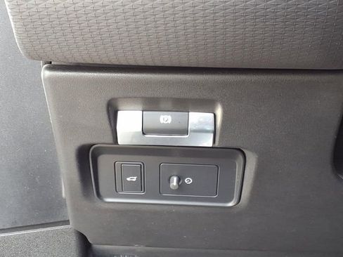 Used 2020 Land Rover Range Rover Evoque S image 26