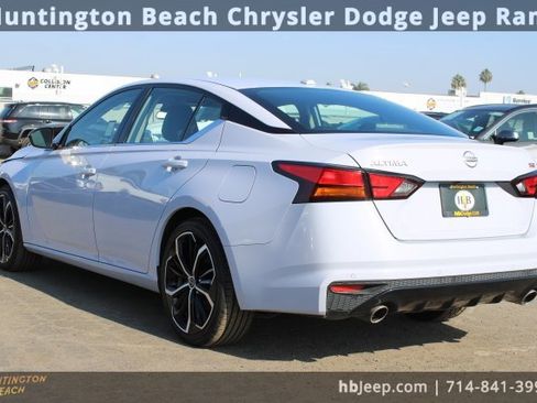 Used 2024 Nissan Altima 2.5 SR image 3