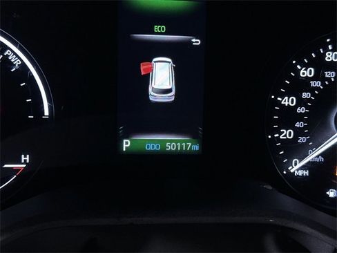 Used 2024 Toyota Sienna XLE image 12