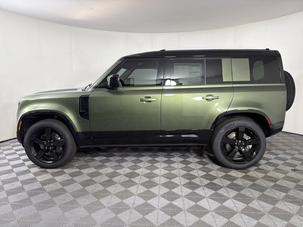 New 2026 Land Rover Defender 110 X-Dynamic SE AWD/4WD image 2