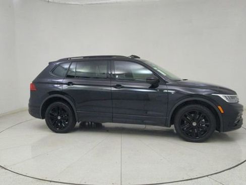 Used 2022 Volkswagen Tiguan SE R-Line image 65