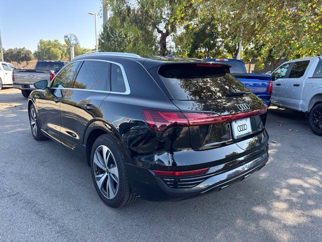 Used 2024 Audi Q8 e-tron Premium Plus w/ Premium Plus Package AWD/4WD image 2