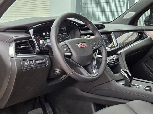 New 2025 Cadillac XT6 Premium Luxury w/ Technology Package FWD image 10