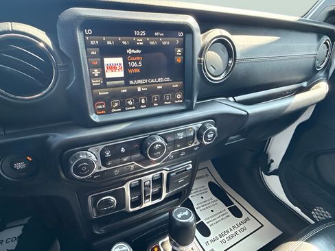 Used 2021 Jeep Wrangler Unlimited Sahara AWD/4WD image 21