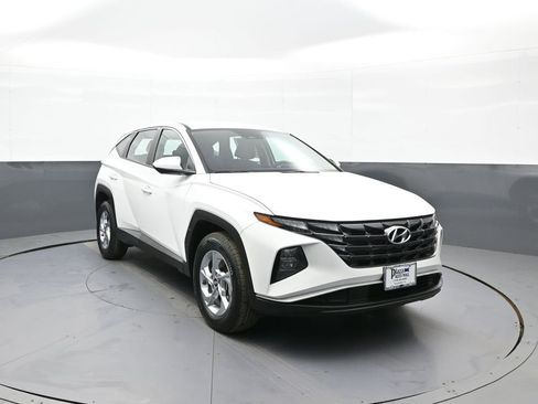 Certified 2023 Hyundai Tucson SE image 3