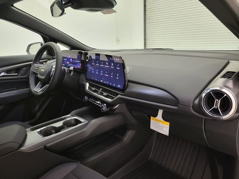 New 2026 Chevrolet Equinox EV LT w/ Comfort Package FWD image 34