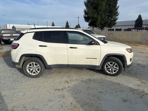 Used 2018 Jeep Compass Sport image 2