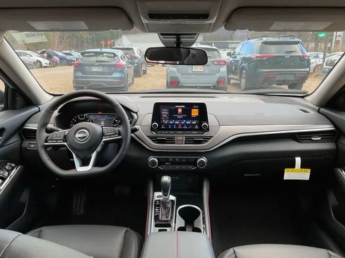 New 2025 Nissan Altima 2.5 SR image 10