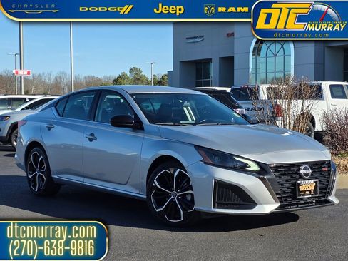 Used 2024 Nissan Altima 2.5 SR image 1