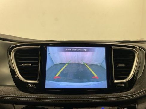 Used 2026 Chrysler Pacifica Limited w/ S Appearance Package image 12