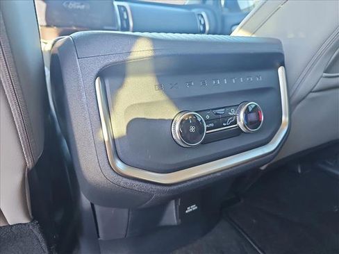 New 2025 Ford Expedition Active image 11