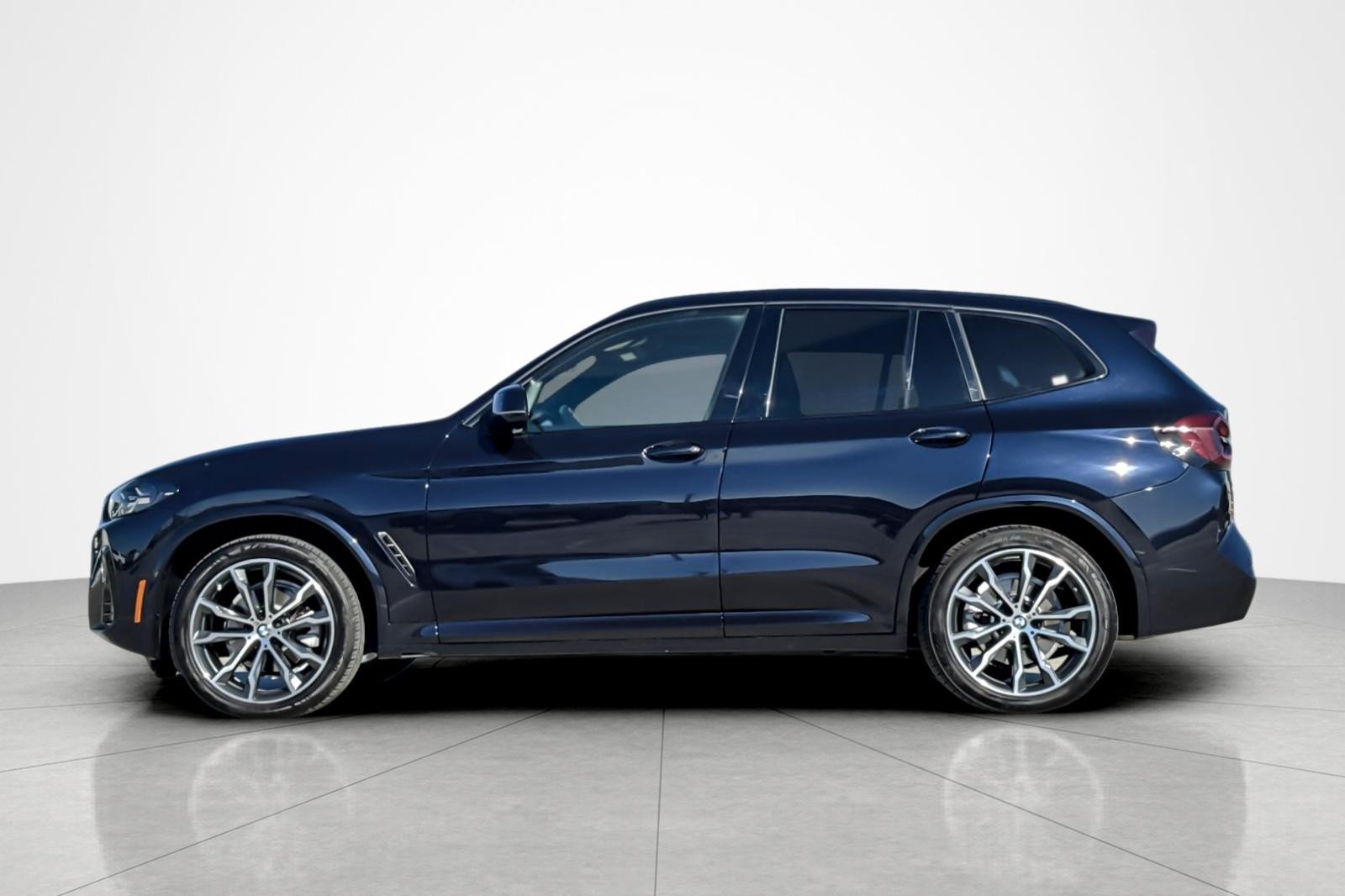 Used 2022 BMW X3 sDrive30i w/ M Sport Package 2 RWD image 2