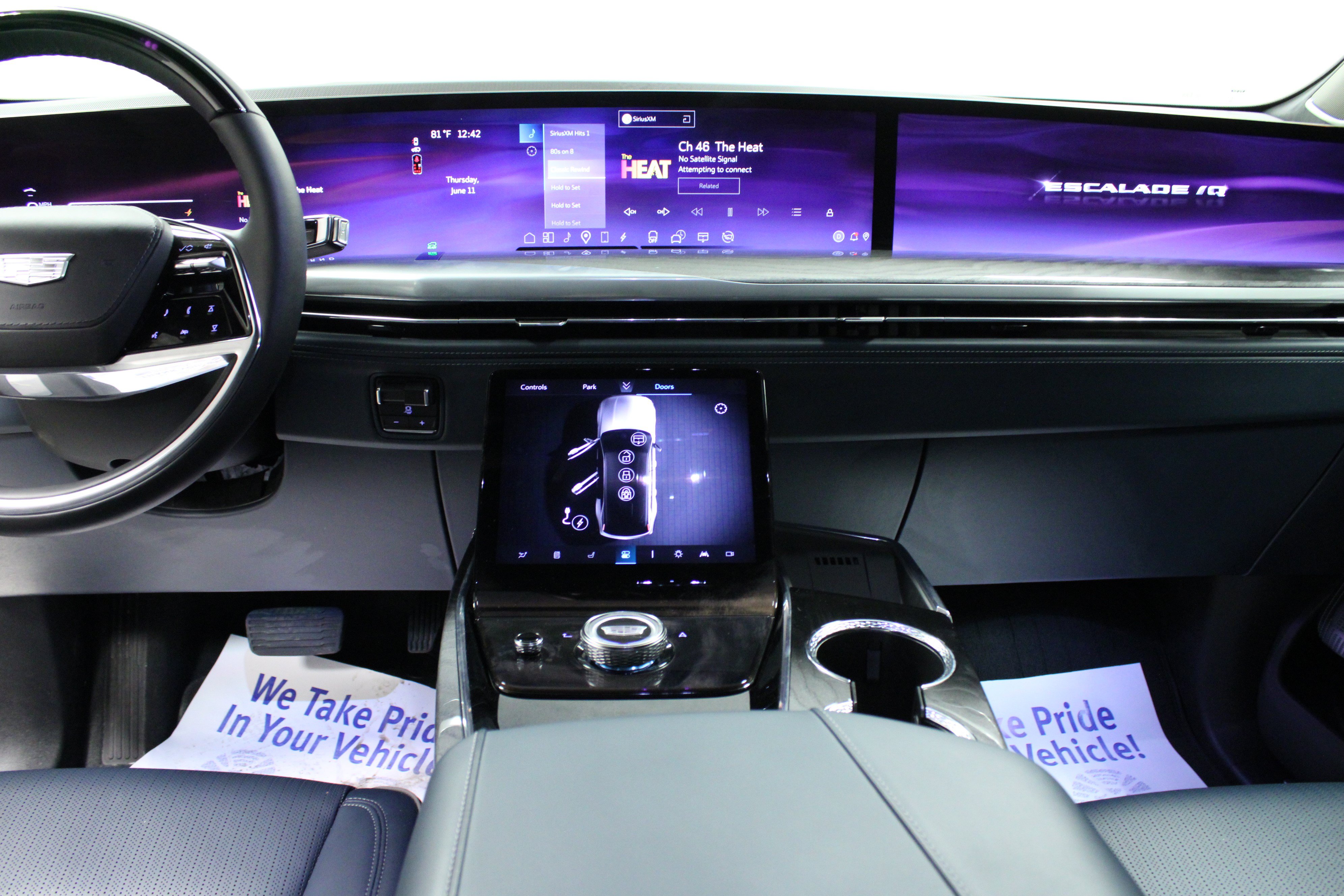 Used 2025 Cadillac Escalade IQ Luxury 2 w/ LPO, Premium Carpet Package AWD/4WD image 19