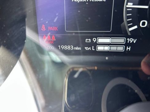 Used 2024 Toyota Tundra Limited AWD/4WD image 23
