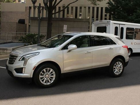 Used 2018 Cadillac XT5 AWD image 13