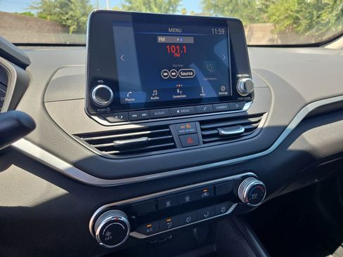 Certified 2025 Nissan Altima 2.5 S FWD image 19