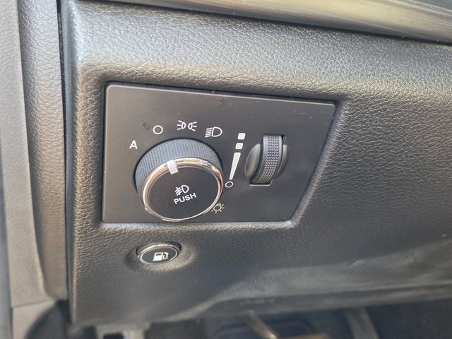 Used 2022 Jeep Grand Cherokee Laredo E w/ Security & Convenience Group RWD image 27
