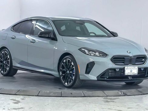 Used 2025 BMW M235i xDrive w/ Technology Package image 9