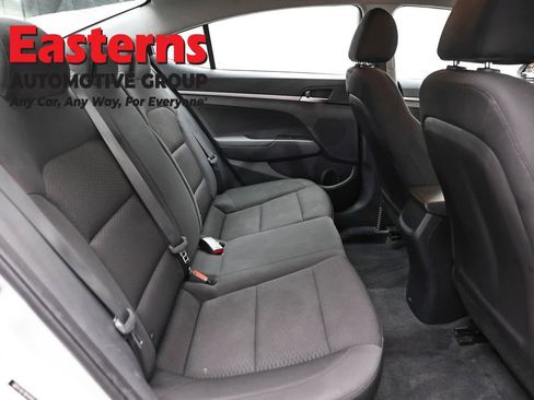 Used 2019 Hyundai Elantra SE w/ Cargo Package FWD image 23