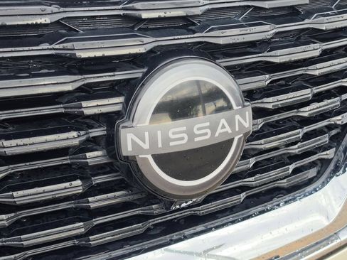 Certified 2022 Nissan Rogue SV FWD image 32
