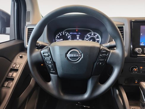 Used 2024 Nissan Frontier SV w/ Technology Package RWD image 17