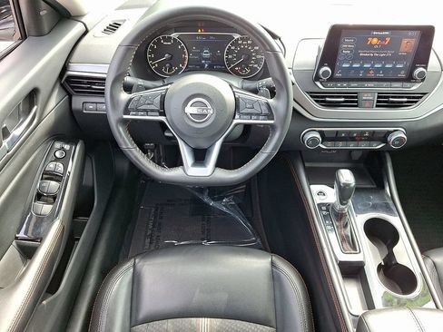 Used 2024 Nissan Altima 2.5 SR FWD image 11