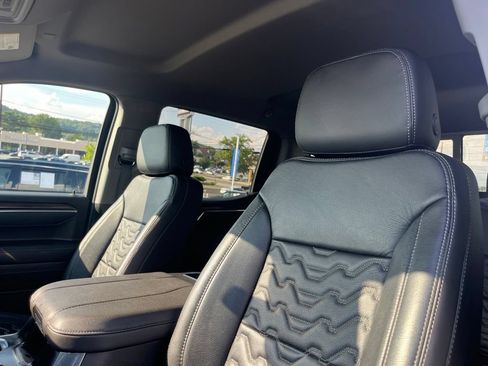 Used 2025 Chevrolet Silverado 1500 RST AWD/4WD image 28