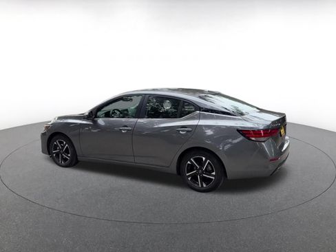 Used 2025 Nissan Sentra SV FWD image 10