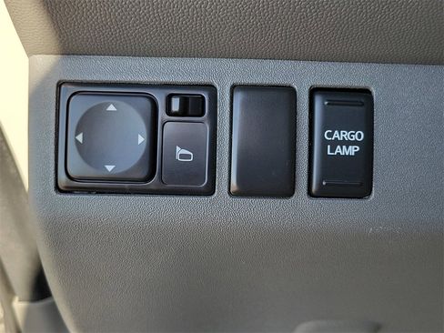 Used 2019 Nissan Frontier SV image 15