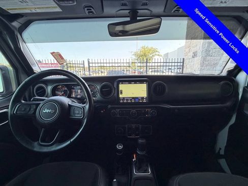 Used 2023 Jeep Gladiator Sport AWD/4WD image 27