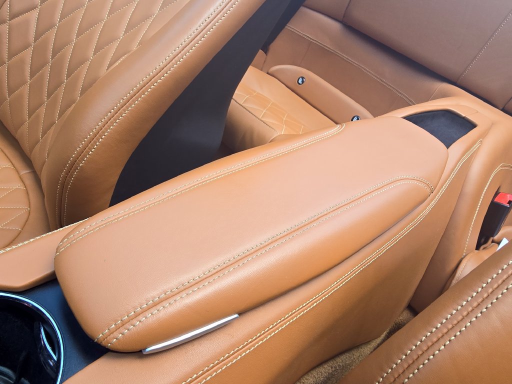 Used 2015 Ferrari California T RWD image 36